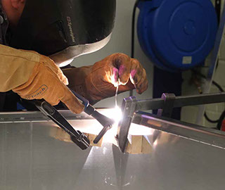 Heften der Blechteile nach EN ISO 9606-2