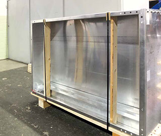 Platzsparende, stehende Lieferung der TROWAtech-Ölauffangwannen 